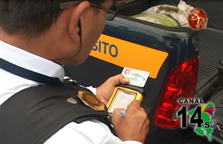 La Policía de Tránsito reforzó los operativos contra taxistas informales