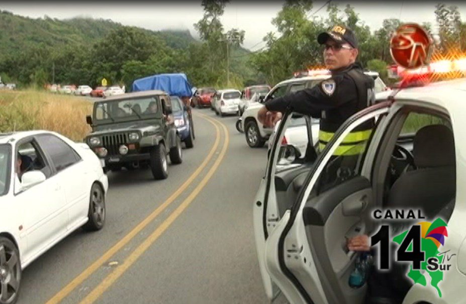 Un grupo de 95 choferes de SEETAXI mantuvo protestas sobre la carretera Interamericana Sur