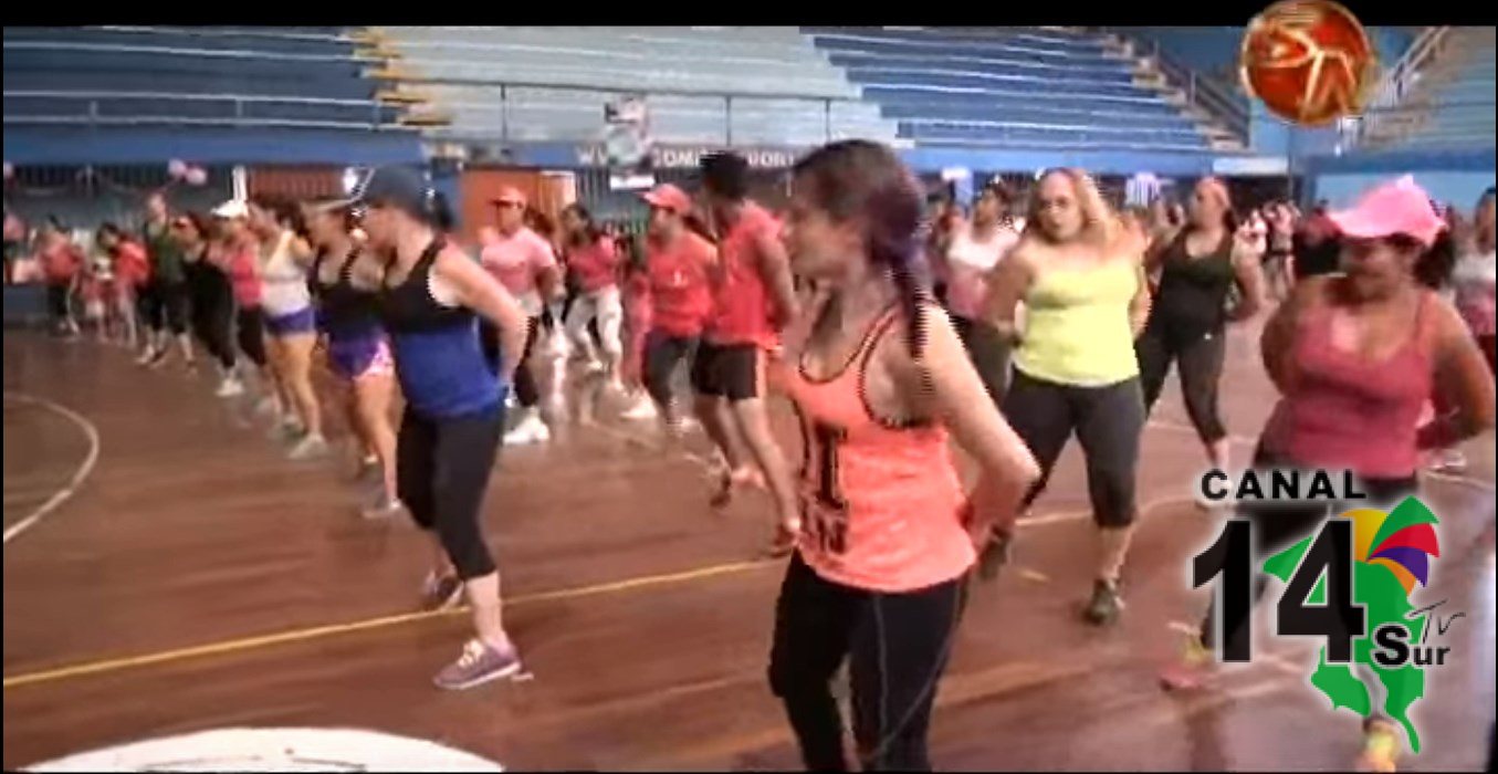 Zumba reunió a más de 120 personas en actividad para colaborar con la Asociación Esperanza de Vida