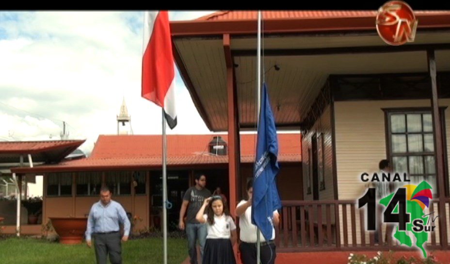 36 centros educativos del circuito 02 de Pérez Zeledón recibieron la Bandera Azul Ecológica