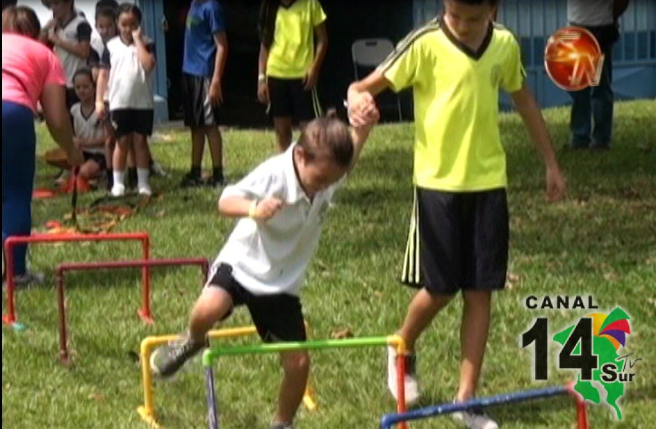 Estudiantes de Centro de Educación Especial disfrutaron de convivio