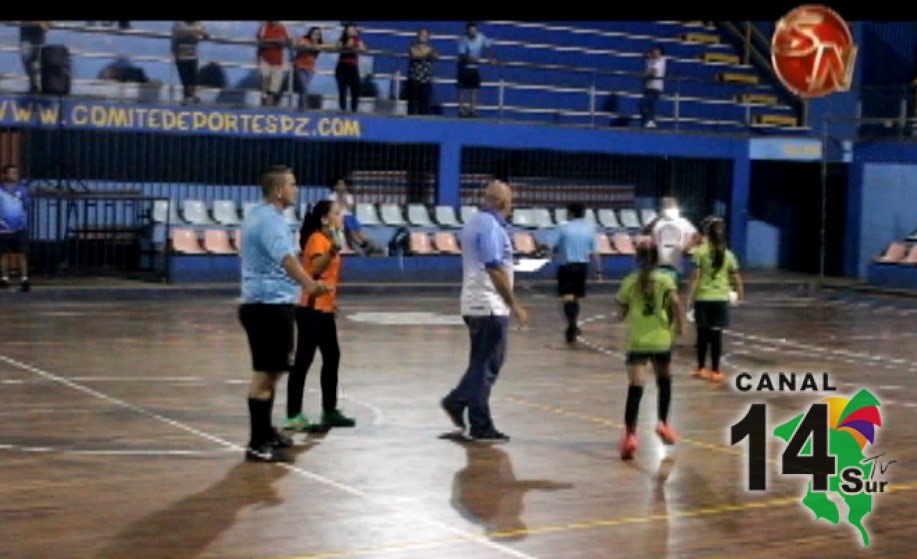 Las escuelas 12 de Marzo y Miravalles se coronaron campeones de futbol sala escolar