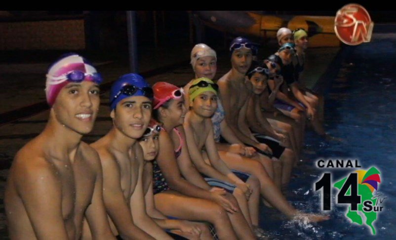 La selección de natación se prepara de cara a los juegos estudiantiles