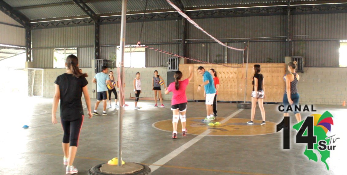 Un nuevo proyecto pretende enseñar bases de Volleyball a niñas de Pérez Zeledón