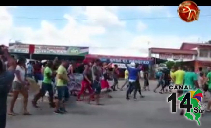 Gobierno inició reubicación de cubanos y africanos que estaban en Paso Canoas