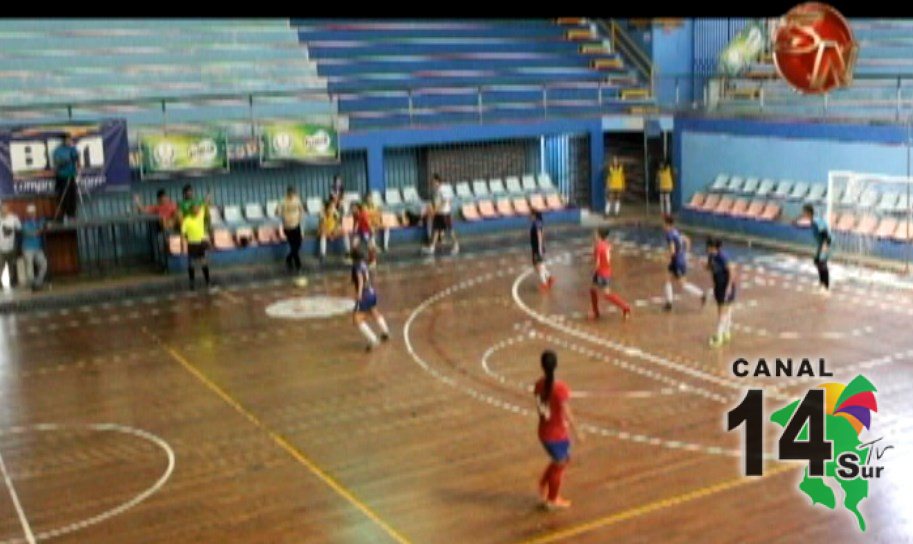 Equipo femenino de Futbol Sala tuvo fogueo contra la selección nacional