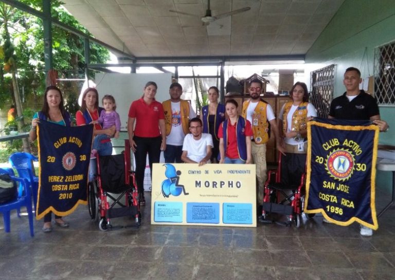 Club Activo 20-30 de Pérez Zeledón dona sillas de ruedas al proyecto Morpho