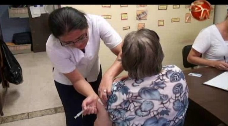 La poca afluencia de la población a vacunarse preocupa a las autoridades