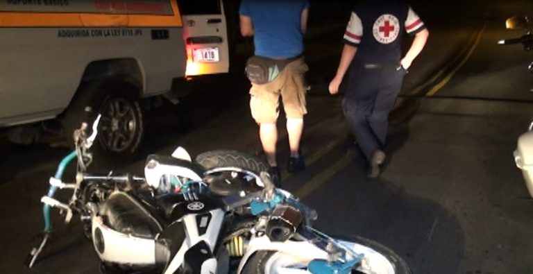 Un motociclista en estado de ebriedad ocasionó un accidente en Sagrada Familia