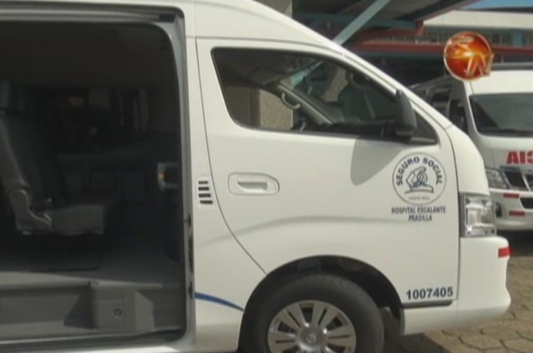 Ocho nuevas ambulancias refuerzan la atención en salud de la zona Sur