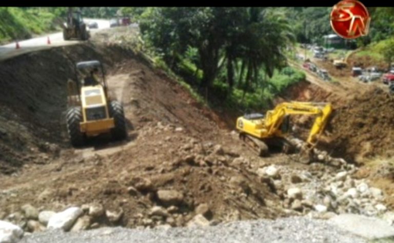 El CONAVI trabaja para recuperar parte de la Ruta Interamericana que se vio afectada por deslizamiento