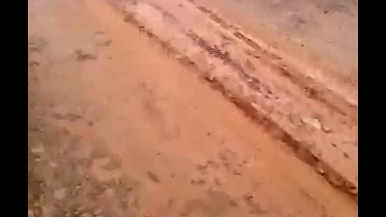 Mal estado del camino en Los Ángeles de Platanares preocupa a los vecinos