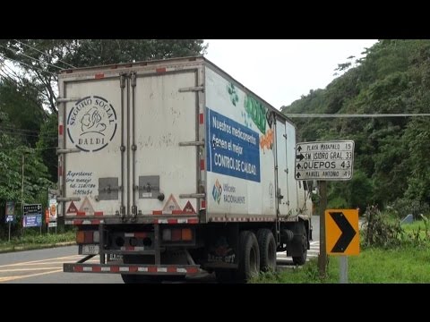 Camión de la Caja Costarricense de Seguro Social fue detenido con licor