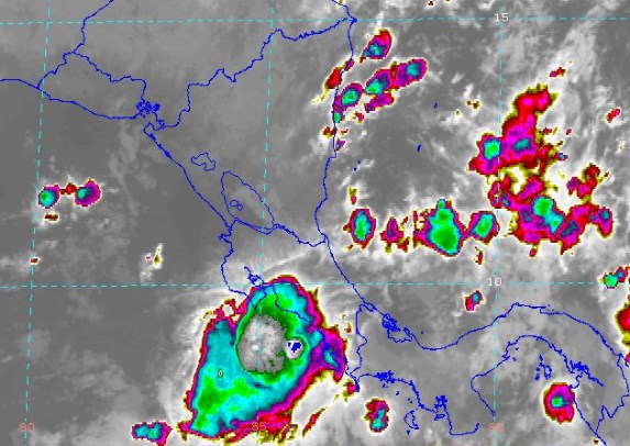 Más de 900 casas afectadas por las inundaciones en cuatro cantones de la Zona Sur