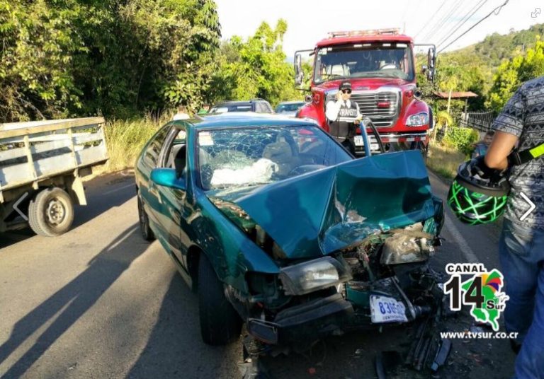 Cuatro personas trasladadas por accidente en El Hoyón