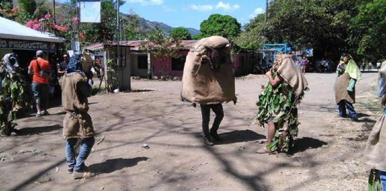 Rey Curré se llenó de tradición con el Baile de los Diablitos
