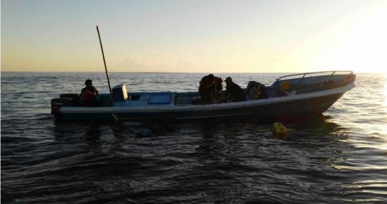 Decomisaron fuerte cargamento de droga en aguas del Golfo Dulce