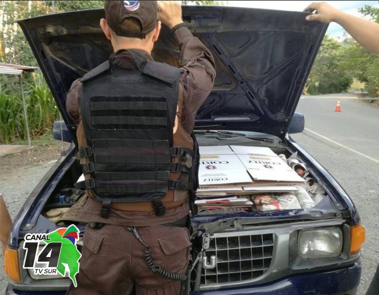 Un carro adaptado para el contrabando de licor fue interceptado en Guaycará de Golfito