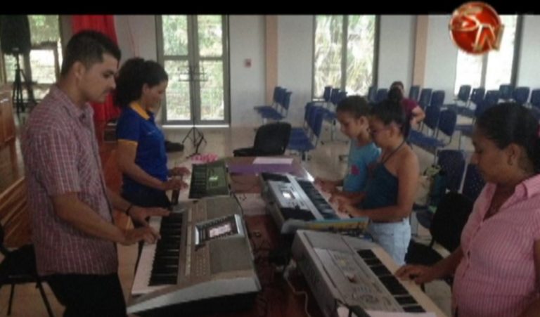 Escuela de Música de Ciudad Cortés trabaja con instrumentos donados por la municipalidad