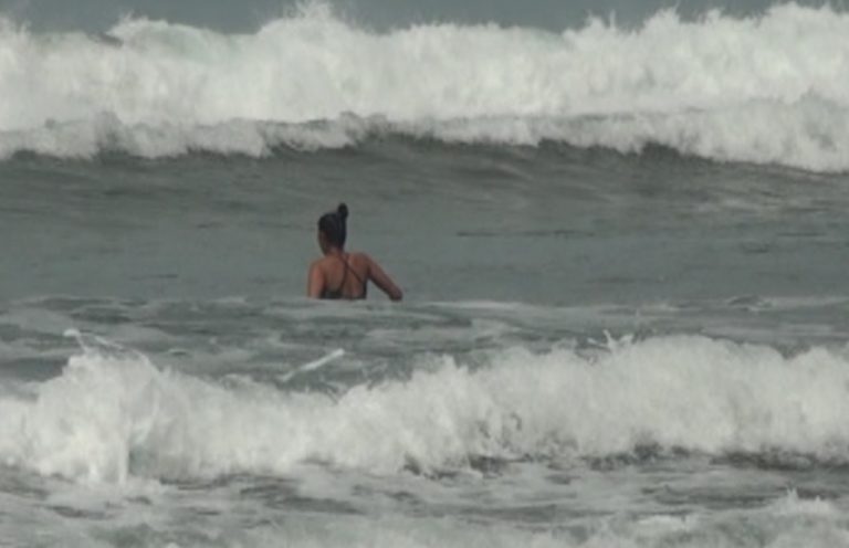 Ponga atención, corrientes marinas en Dominical y Playa Hermosa son peligrosas