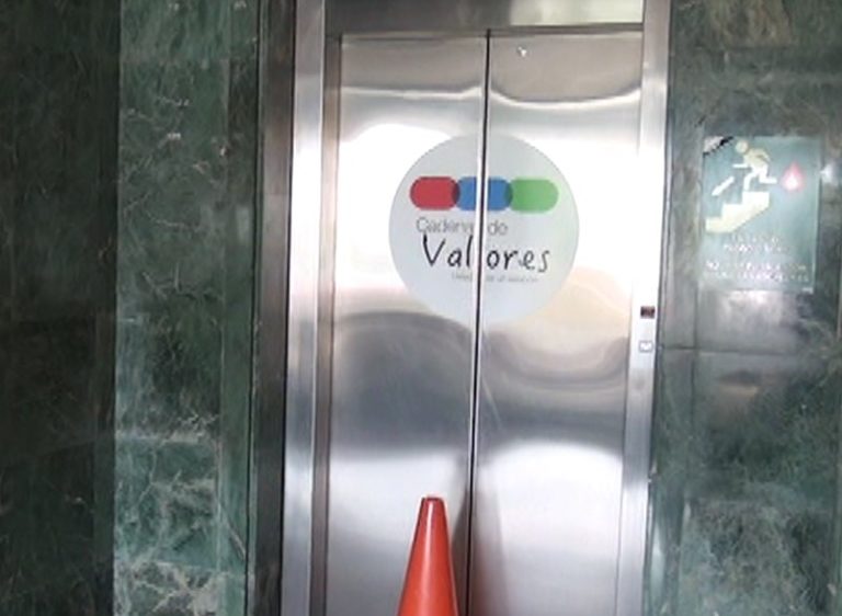 Dos personas estuvieron atrapadas en el ascensor de los Tribunales de Justicia de Pérez Zeledón