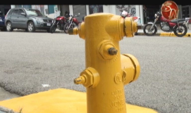 Bombero explica cómo determinan ubicación de hidrantes