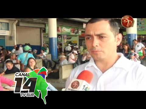 Basura en canoas generó caída de agua dentro de la Terminal de Buses