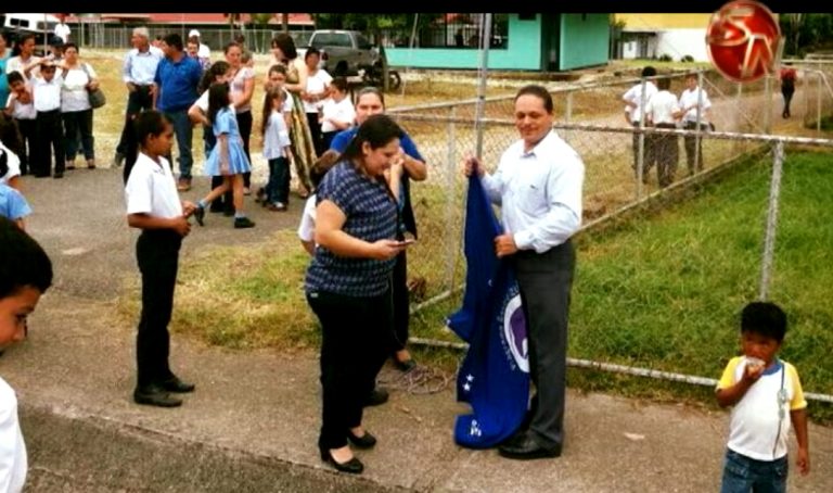 La Lucha de Sabalito izó su Bandera Azul con tres estrellas