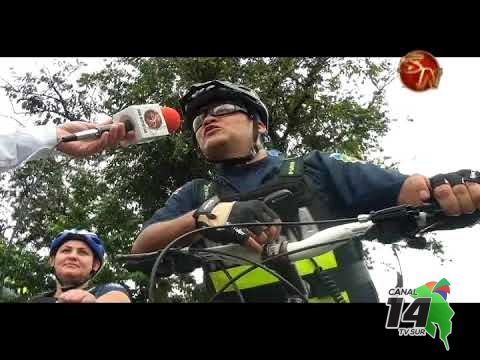 Fuerza Pública recorre el centro de San Isidro de El General en bicicleta