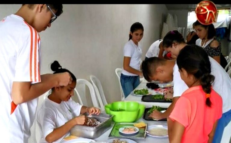 Jóvenes participaron en taller de cocina práctica