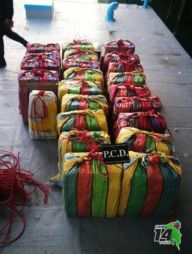 Detienen lancha con una tonelada de cocaína en Punta Burica