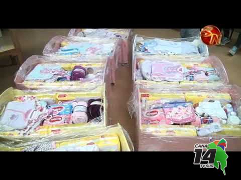 Madres jóvenes en Pérez Zeledón reciben cajas- cunas
