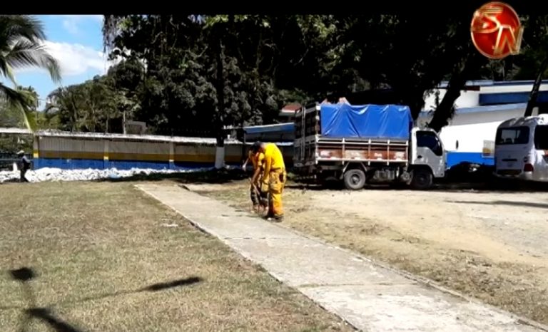 Limpiaron el parque de Pueblo Civil de Golfito