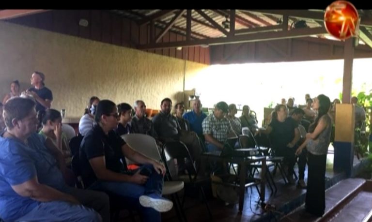 Vecinos de Santa Elena de Pérez Zeledón participaron en foro para planificar su desarrollo