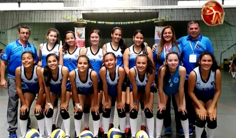 Liceo Unesco logra bronce en voleibol femenino