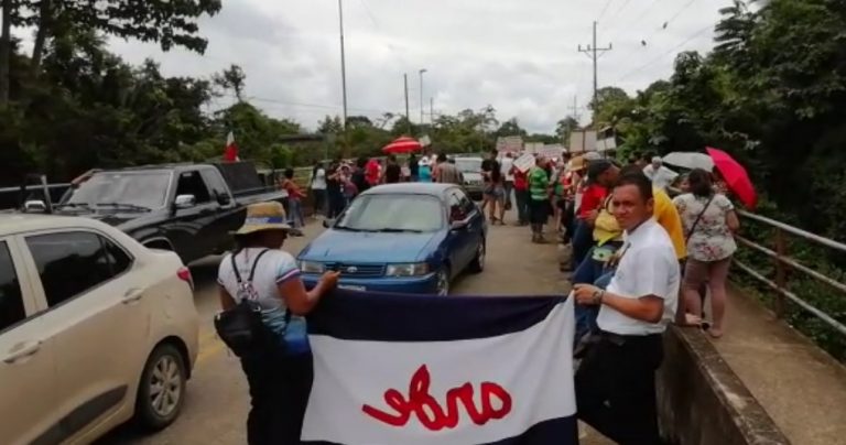 En Puerto Jiménez se unieron a la huelga nacional