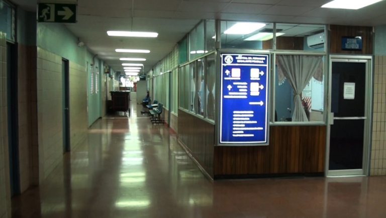 En noveno día de huelga, el Hospital Escalante Pradilla sigue siendo el centro médico más afectado por la huelga