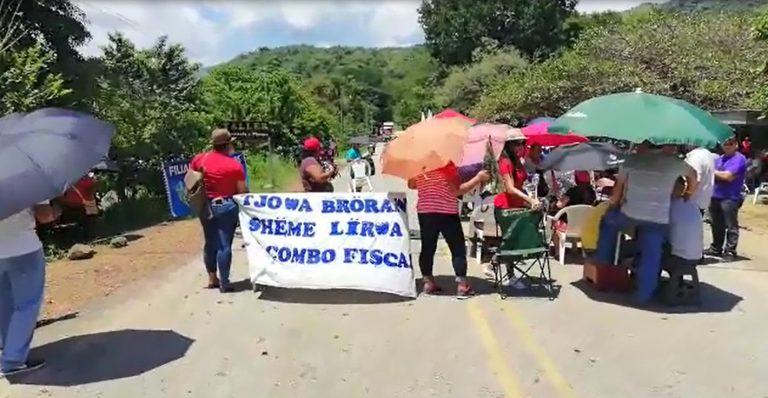 Continúan las manifestaciones en  contra de la Reforma Físcal en Rey Curré