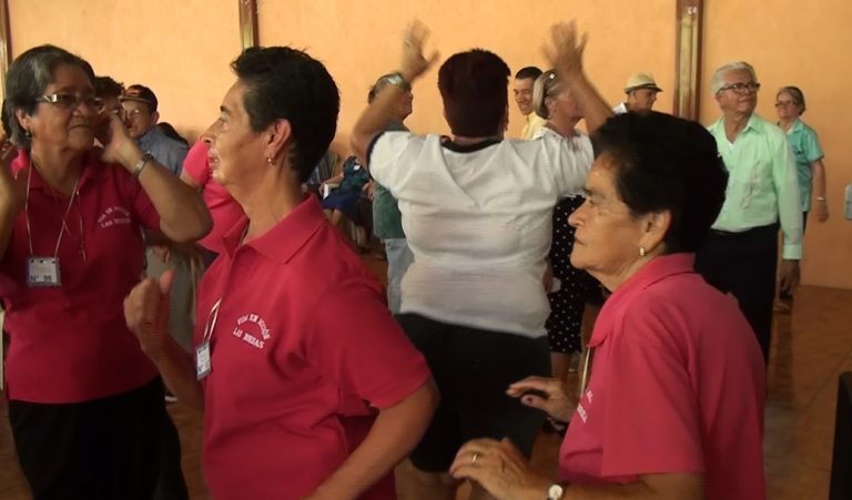 Más de 350 adultos mayores de Pérez Zeledón se divirtieron a lo grande
