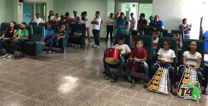 Bandas de Golfito recibieron instrumentos musicales