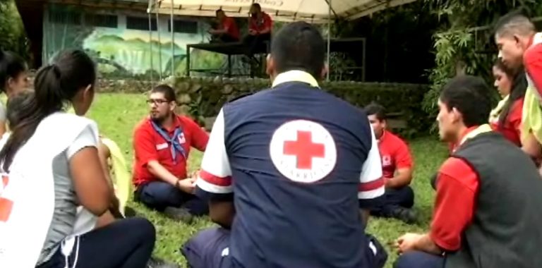 Unos 120 jóvenes de la Región Brunca forman parte de la Cruz Roja