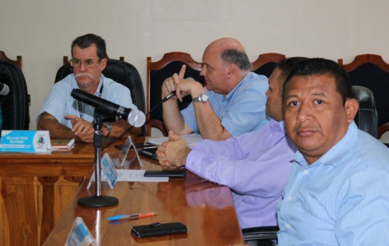 Ministro de la Presidencia visita municipalidades de la Zona Sur para conversar sobre proyecto fiscal