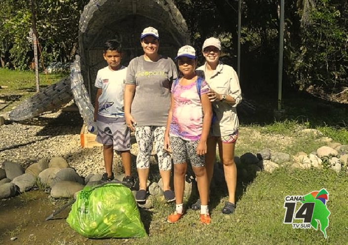 Recogen 24 kg de residuos en playa Uvita