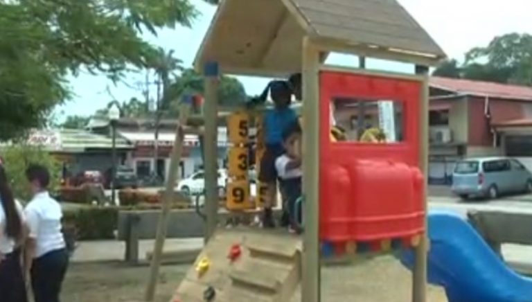 Piden a la población cuidar los parquecitos infantiles en el cantón de Corredores