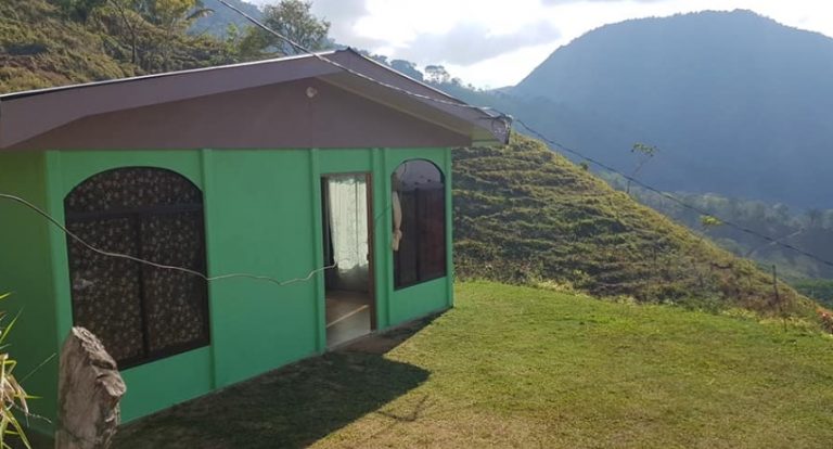 Familias en Santa Lucía de Chánguena cumplen el sueño de tener electricidad