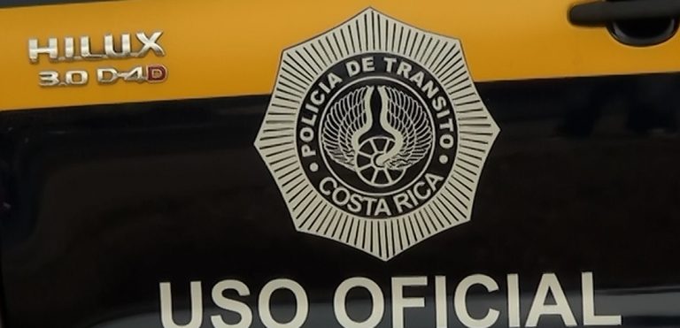 Un oficial de la Policía de Tránsito fue atropellado por motociclista en Uvita