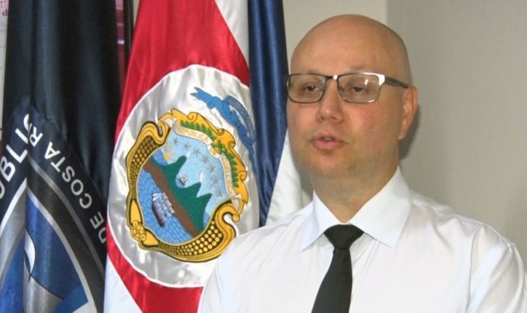 Ministro de Seguridad resaltó importancia del trabajo en Guaycará en Golfito