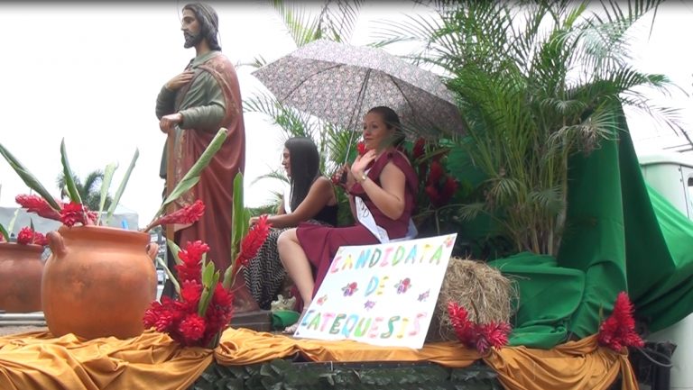 26 filiales desfilaron con sus santos en San Isidro de El General