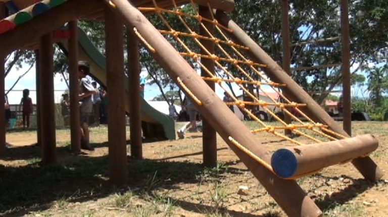 Unos 60 parquecitos infantiles se construyeron en la Región Brunca