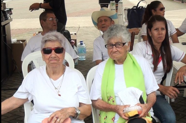 Empresa recogió fondos para colaborar con el asilo de ancianos monseñor Delfín Quesada